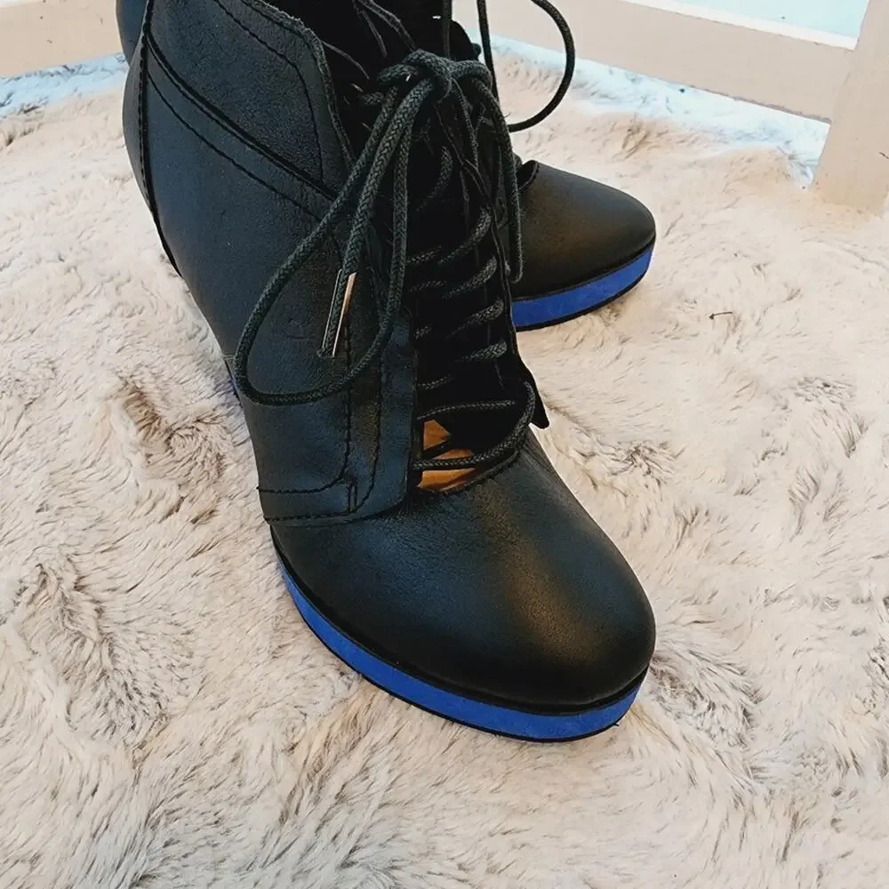 NANETTE LAPORE BLACK PLATFORM TIE SHOES SIZE 8.5